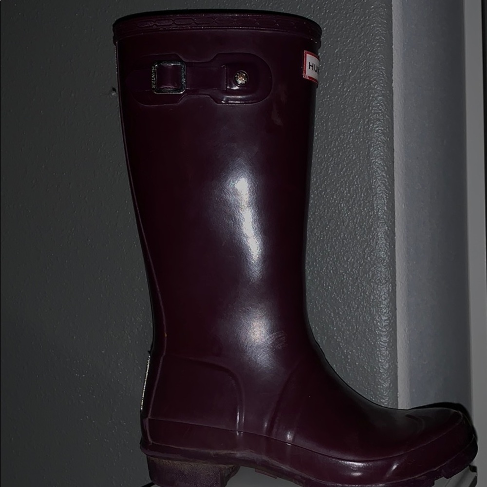 Kids plum hunter rain boots(worn)